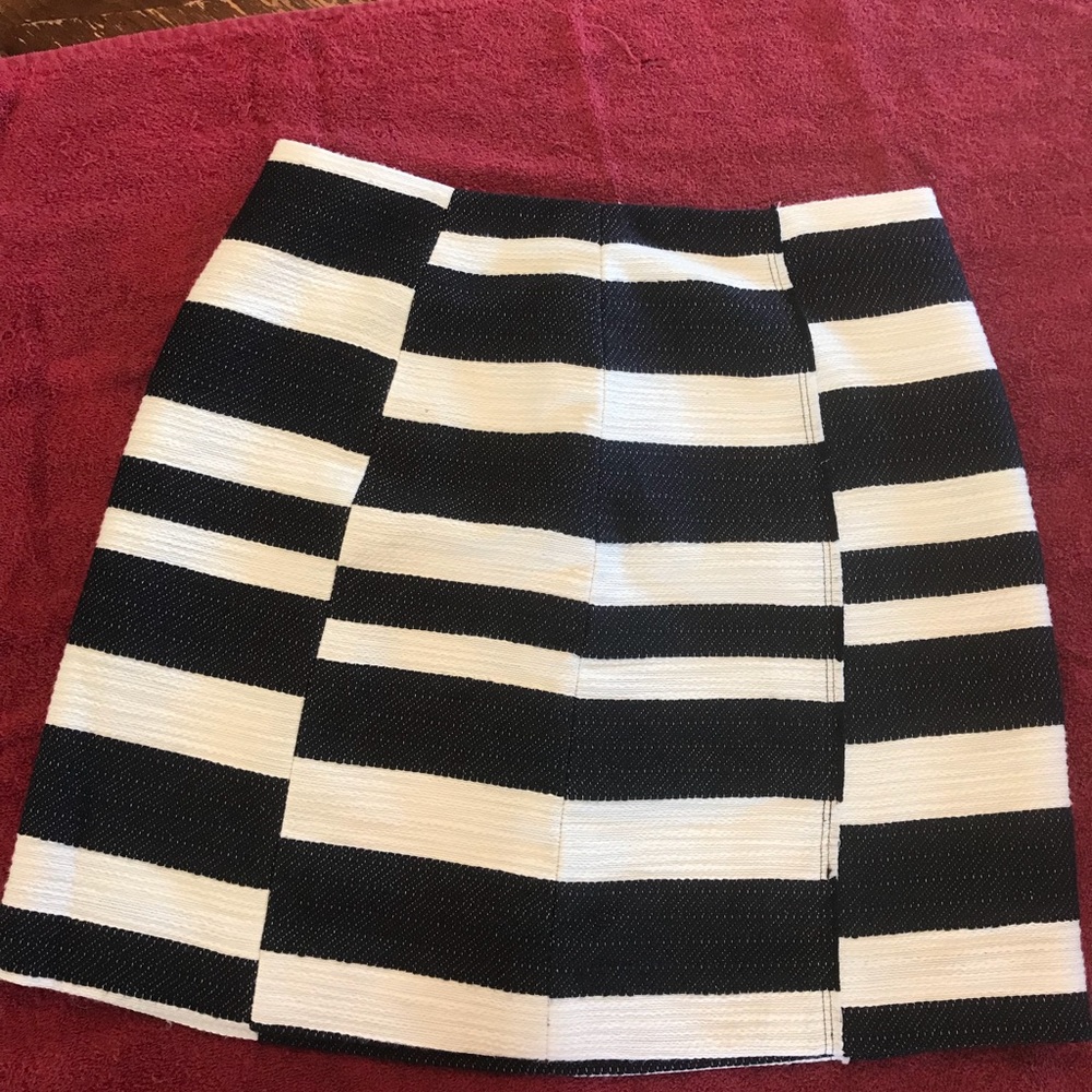 The Loft size 4 mini skirt